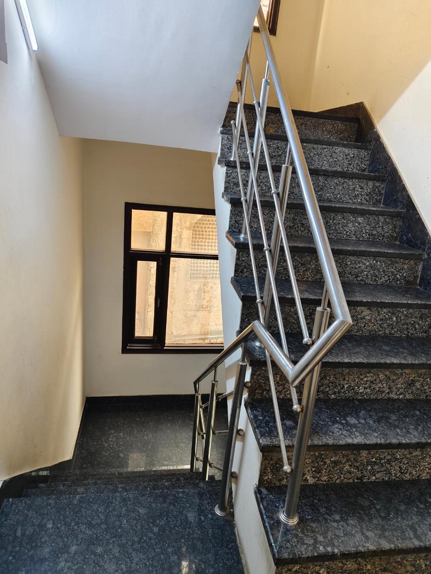 A1rooms By Family - Walking Metro Station Guest house